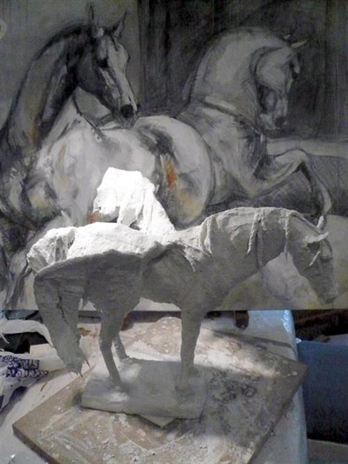 Cheval ailé..pour s'envoler.. Plâtre sur structure métallique, 60 x 40 x 50 cm